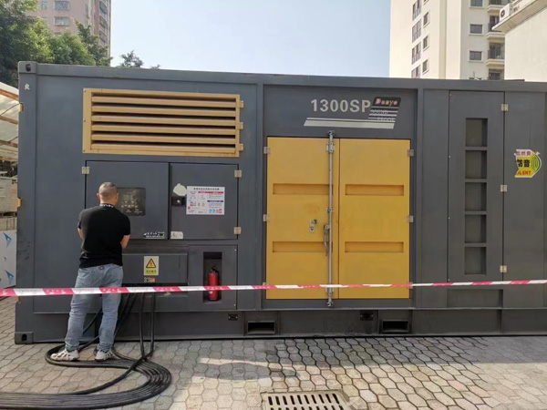 尖峰镇如何根据实际需求选择合适电压和功率的柴油发电机组？