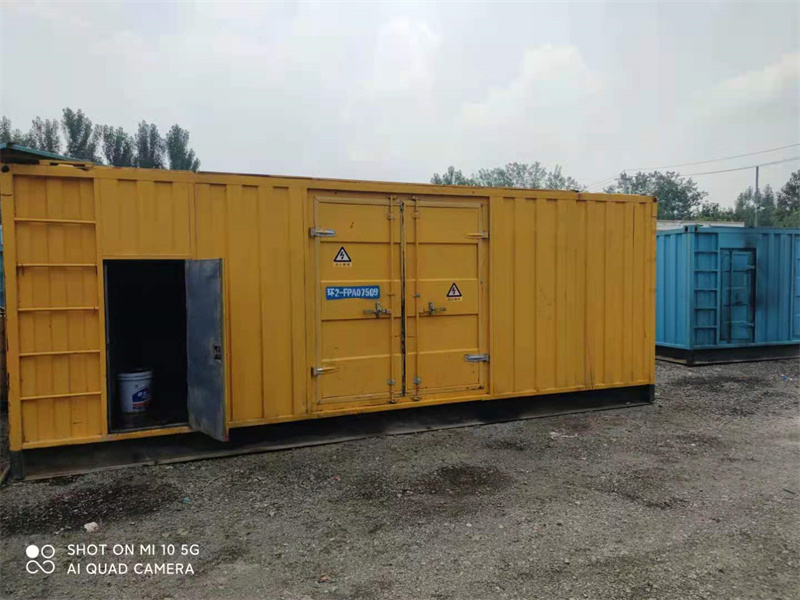 尖峰镇如何保证发电机组配合光伏储能装置补电系统的稳定性和可靠性？