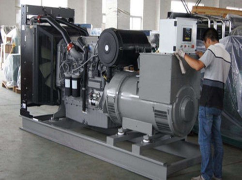 尖峰镇柴油发电机组和储能设备配合使用的案例