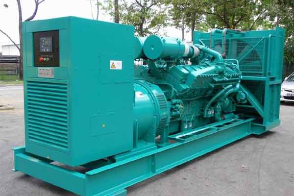 尖峰镇柴油发电机组电压不稳定怎样维修？