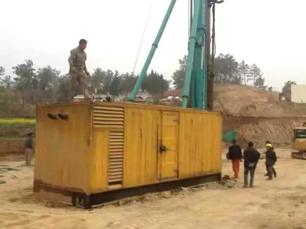 尖峰镇如何判断水冷式机油散热器密封件是否需要更换？